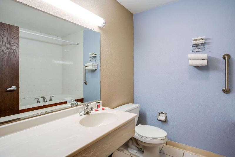 스위트 킹사이즈 침대, Quality Inn Calvert City  Paducah East