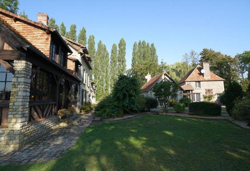 Номер Стандарт с Балконом, Le Domaine Du Moulin Foulon
