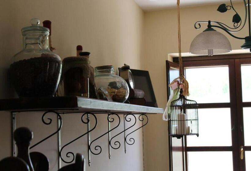 Четырехместный Номер Стандарт, Agriturismo La Petrosa