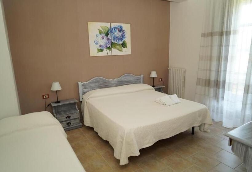 Номер Стандарт Трехместный, Agriturismo La Petrosa
