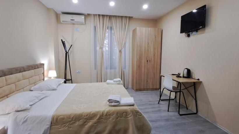 디럭스 룸, Citycenterhotel Shkoder