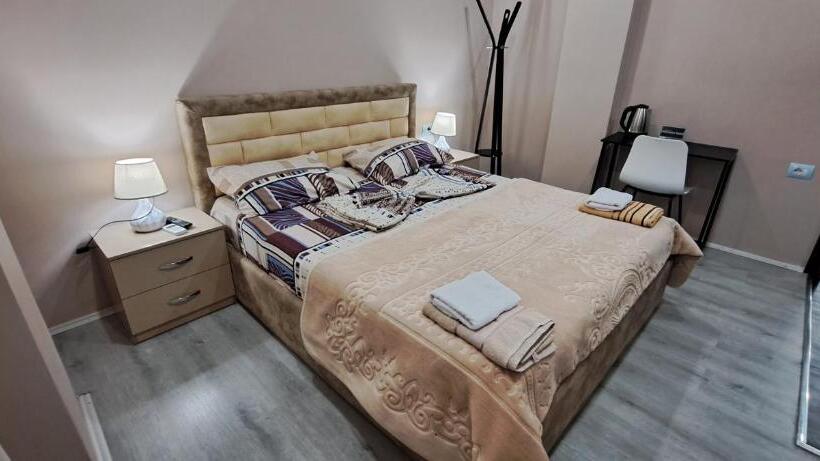 이코노미 룸, Citycenterhotel Shkoder