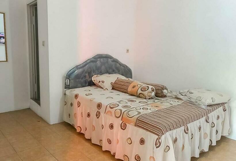 Номер Стандарт, Rumah Panggung Guest House Syariah Mitra Reddoorz