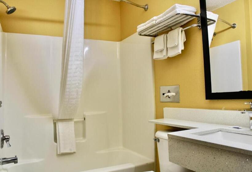 Стандартный Номер Кровать Кинг, Hometown Inn & Suites