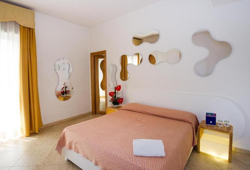 标准三人间, Joli Park Hotel   Caroli Hotels