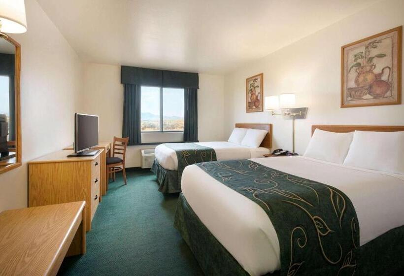 Номер Стандарт 2 Двуспальные Кровати, Travelodge By Wyndham Milford