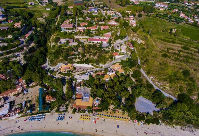 Трежместный Номер Economy, Village Eden