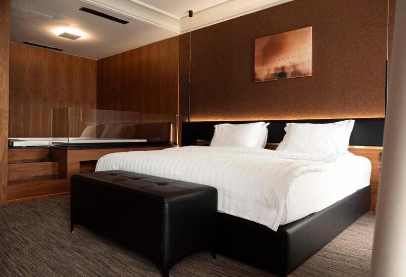 수피리어 스위트, Select Hill Resort