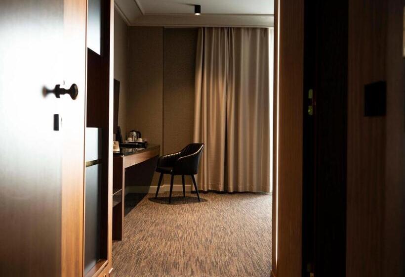 이그제큐티브 스위트, Select Hill Resort
