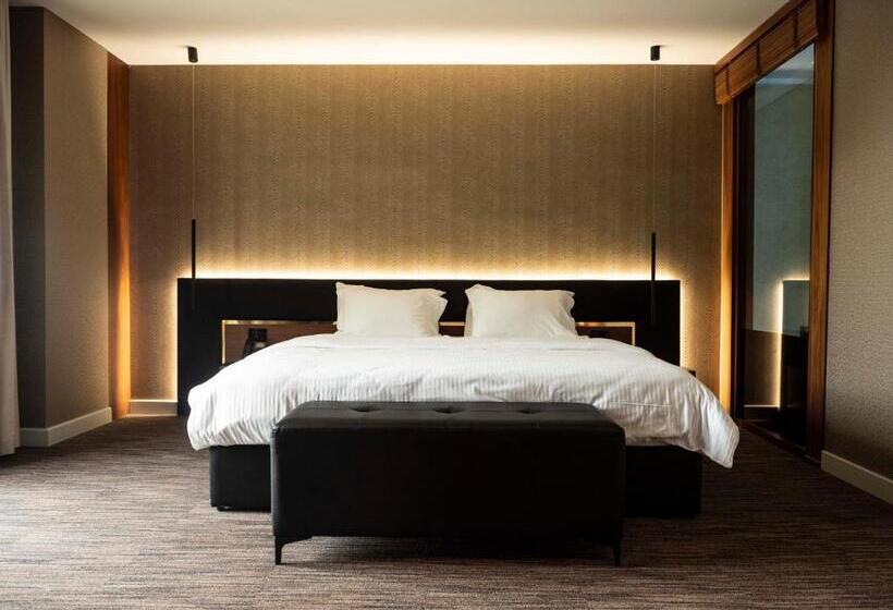이그제큐티브 스위트, Select Hill Resort