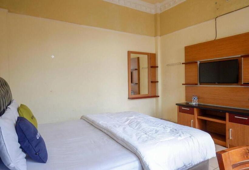 豪华房间, Urbanview Hotel Bergas Indah Bandungan By Reddoorz