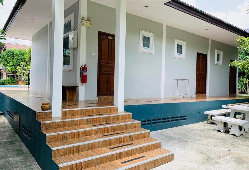 Трехместный Номер Стандарт Вид на Сад, Baan Suan Khun Yaiy