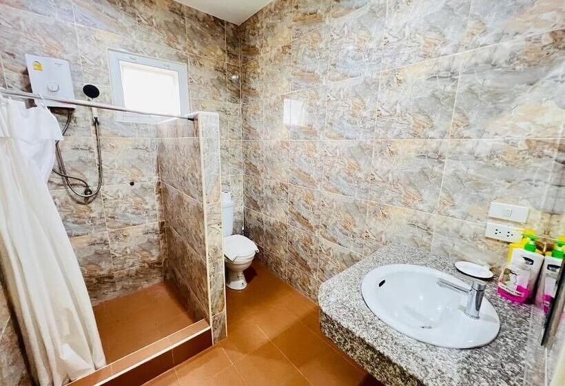 סוויטה משפחתית, Baan Suan Khun Yaiy