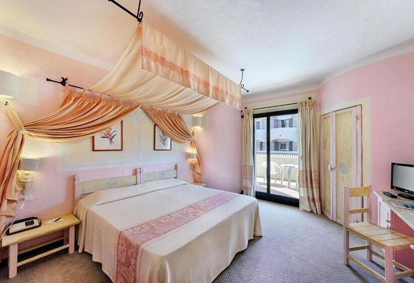 اتاق اساندارد با چشم‌انداز جانبی به دریا, Grand Hotel Smeraldo Beach