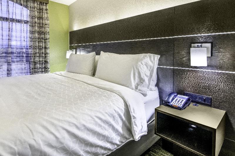 Номер Стандарт Адаптированный для Инвалидов, Holiday Inn Express & Suites Longview North, An Ihg