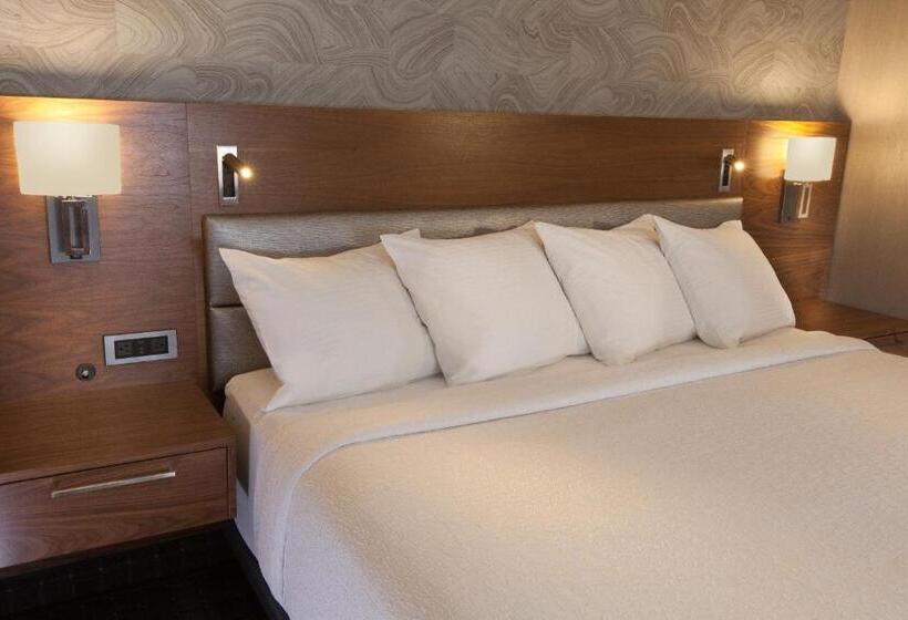 스위트 킹사이즈 침대, Silver Cloud Hotel   Mukilteo Waterfront
