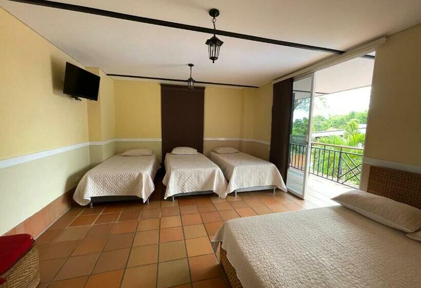 家庭间, Campestre Manoa