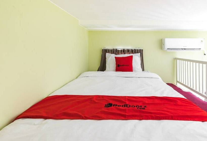 标准间, Reddoorz Syariah Near Suncity Mall Sidoarjo