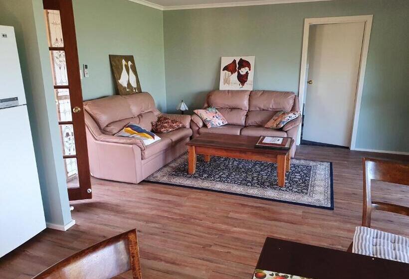 샬레, Pecan Hill Bnb