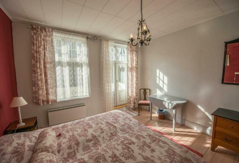 标准间带阳台, Stf Villa Söderåsen B&b