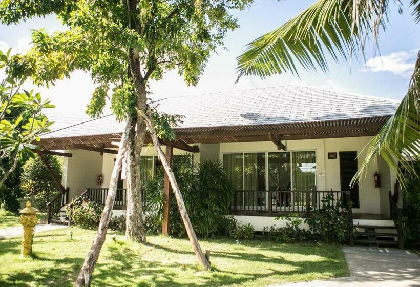 اتاق لوکس, Nisasiri Boutique Resort