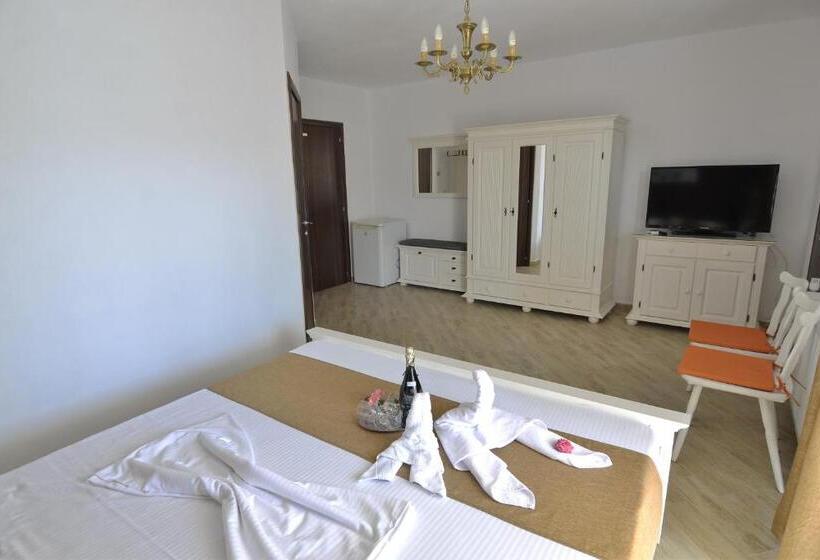 آپارتمان 1 خوابه با بالکن, Casa Marina