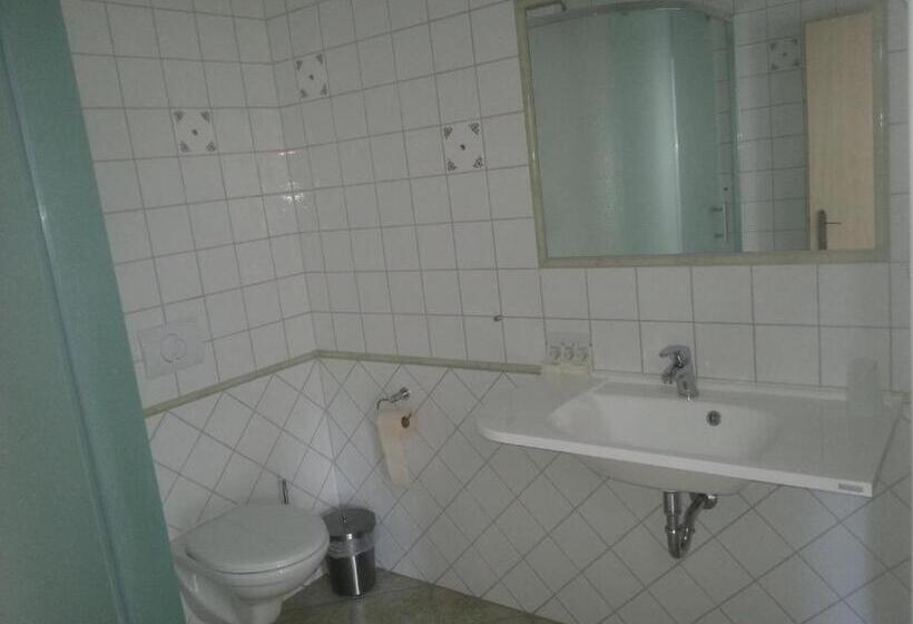 Номер Стандарт Трехместный, Penzion Malovaný