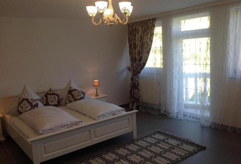 سوئیت 2 خوابه, Casa Avram