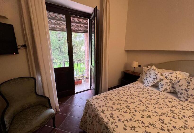 Номер Deluxe с Балконом, Il Casale Di Riardo Luxury B&b