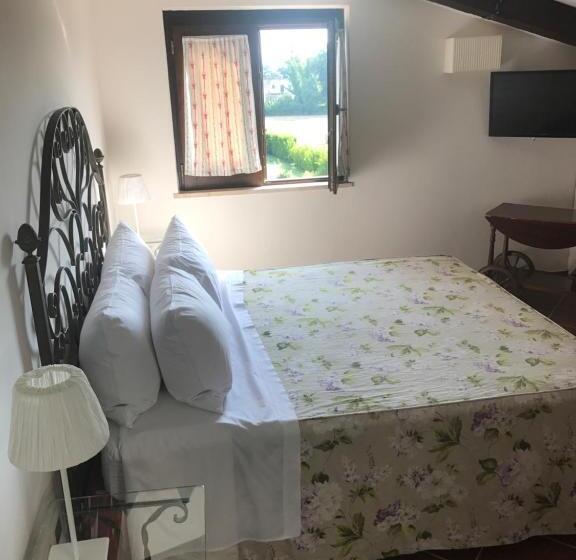 Номер Стандарт Вид на Бассейн, Il Casale Di Riardo Luxury B&b