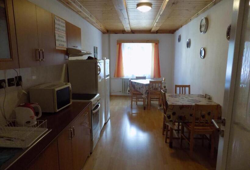 标准三人间外部浴室, Ubytování Apartmány Ferenčíková