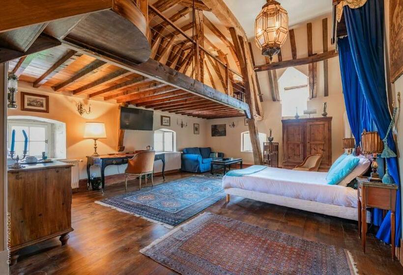 Семейный Номер, Château De Denonville