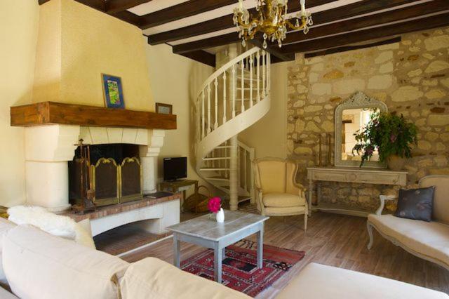 Дом 3 Спальни, Manoir De La Foulquetiere