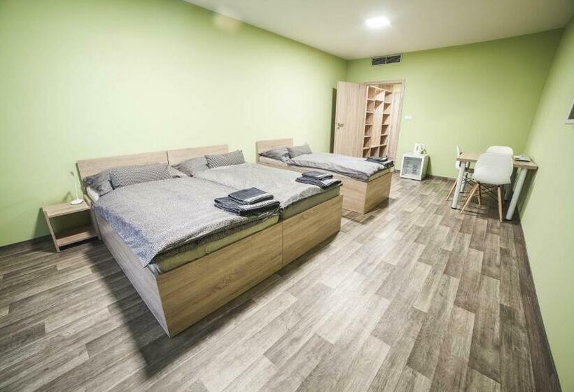 Номер Стандарт Трехместный, Penzion Relax Litovel