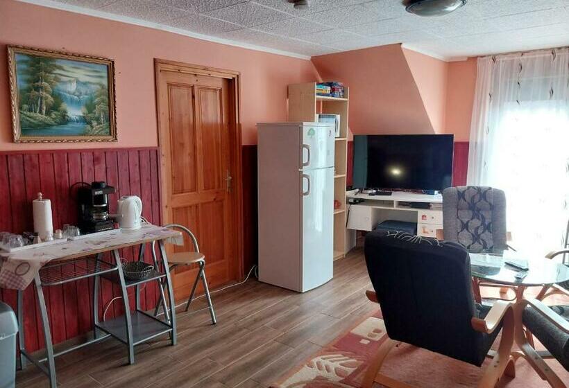 Четырехместный Номер Стандарт, Veronika Guesthouse
