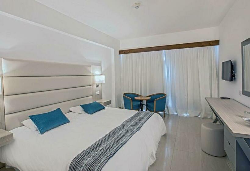 带景观的三人标准房间, Anmaria Beach Hotel & Spa