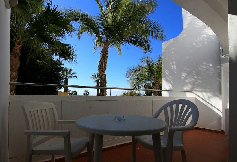 Quarto Familiar, Monica Isabel Beach Club