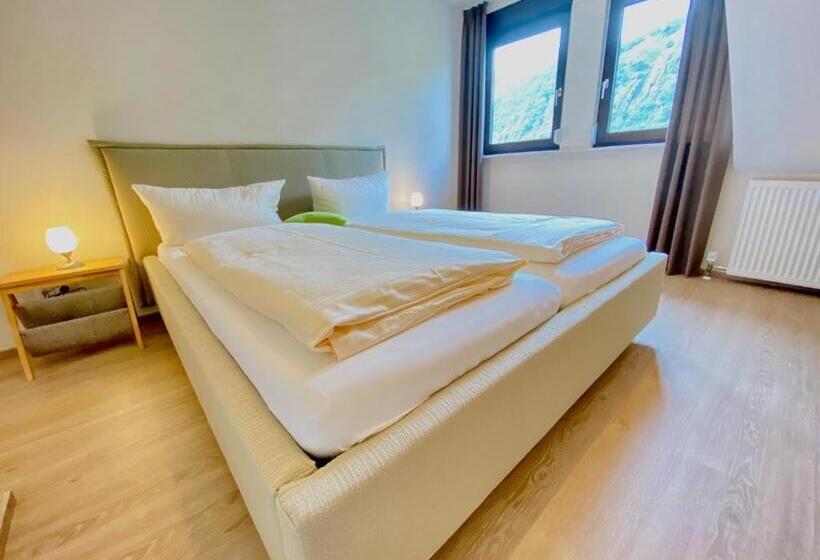 Семейный Номер, Pension / Ferienwohnungen Scheid