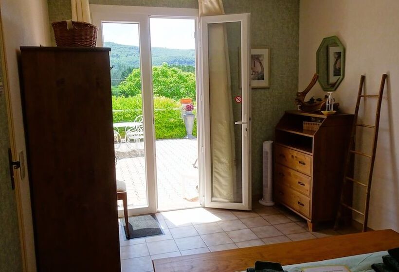 스탠다드 룸 더블 침대, La Bastide Des Roses