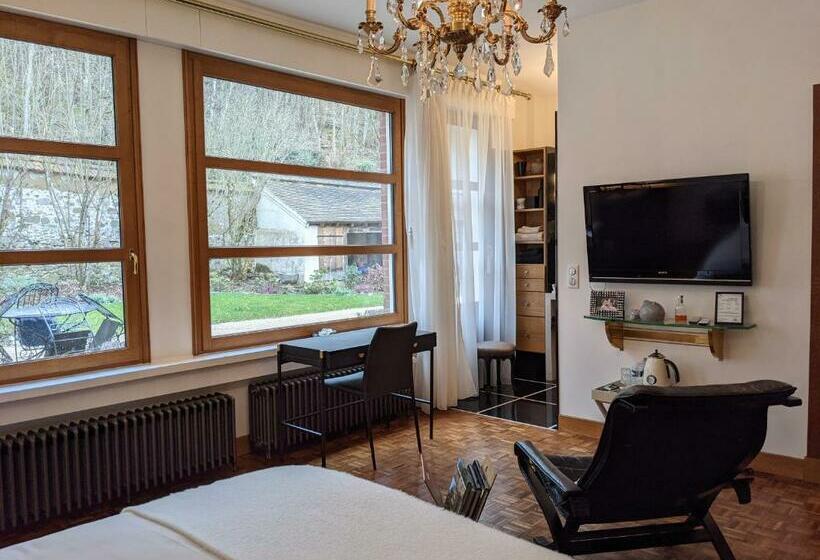 Номер Стандарт Кровать Кинг Адаптированный для Инвалидов, La Closerie