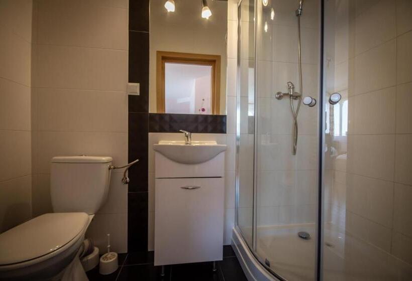 Четырехместный Номер Стандарт с Балконом, Podhalanski Dworek Z Jacuzzi