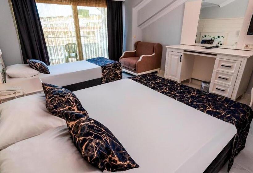家庭间, Rox Royal Hotel   All Inclusive