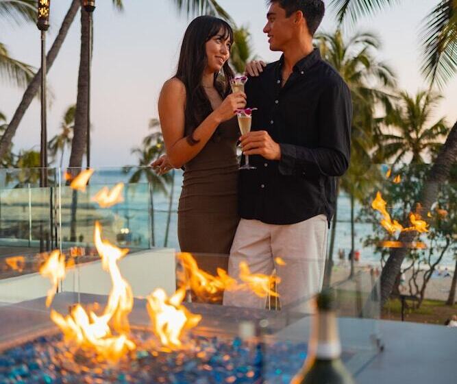 سوییت جونیور با چشم‌انداز دریا, Waikiki Beach Marriott Resort & Spa