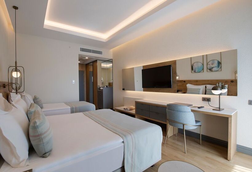 اتاق سوپریور با چشم‌انداز جانبی دریا, Miramare Beach Hotel   Ultra All Inclusive