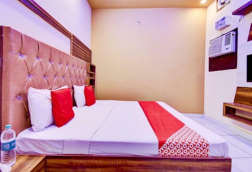 Номер Стандарт, Oyo 72793  Sarovar