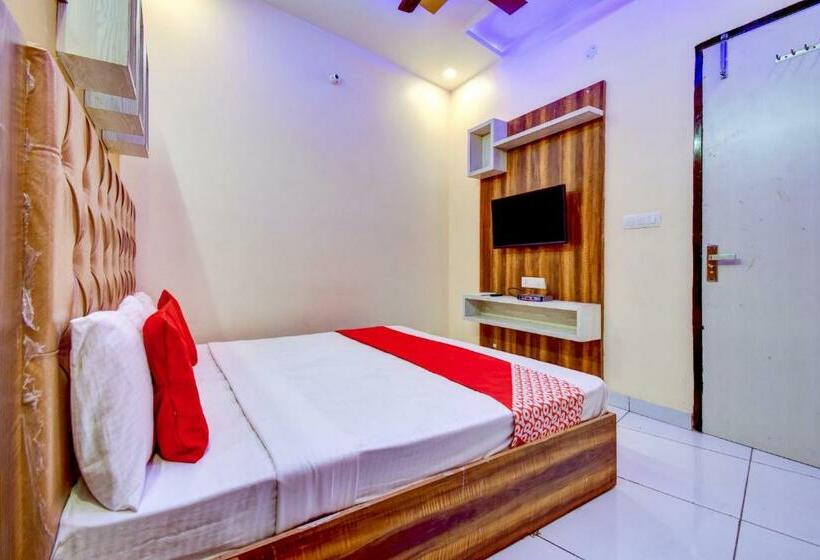 Номер Стандарт, Oyo 72793  Sarovar