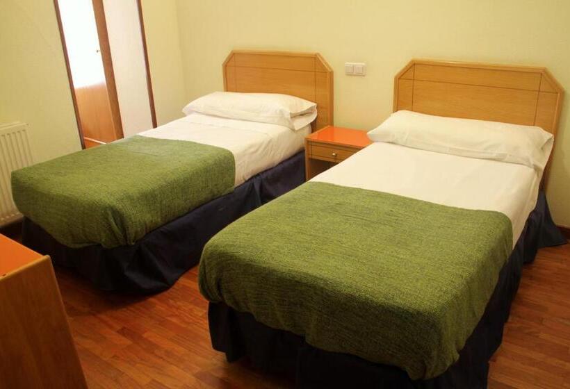 اتاق استاندارد یک نفره, Hostal Arlanzón