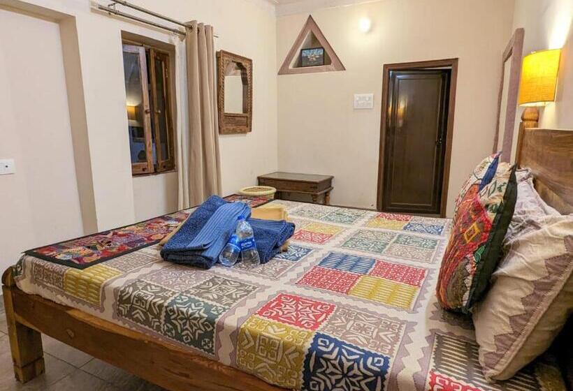 스탠다드 룸 킹사이즈 침대, Corsican Haveli