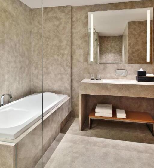 Президентский Люкс, Courtyard By Marriott Nashik