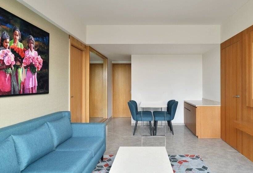 Номер Стандарт Двуспальная Кровать Вид на Город, Courtyard By Marriott Nashik